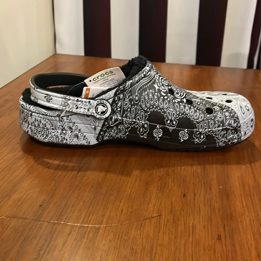 Crocs Baya Lined Printed Bandanna Clog Shoes Sandals new black grey Mens Size 13